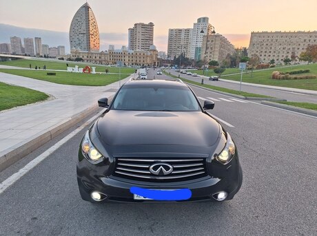 Infiniti  2014