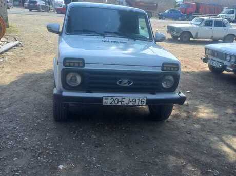 LADA (VAZ) Niva 2002