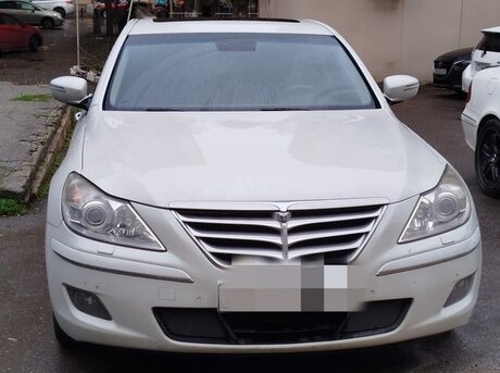 Hyundai Genesis 2012