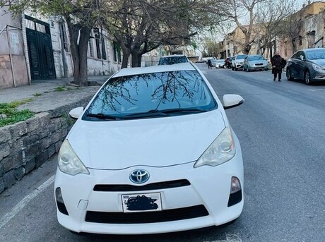Toyota Prius C 2013