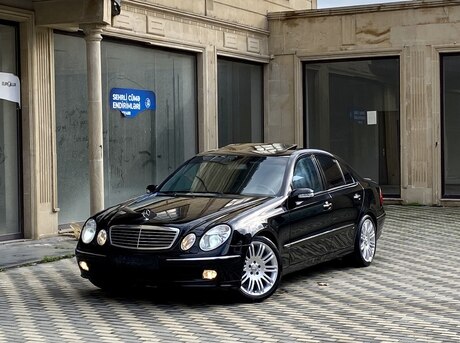 Mercedes E 240 2003