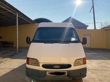 Ford Transit 2000