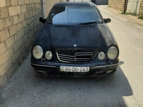 Mercedes E 220 d 2000