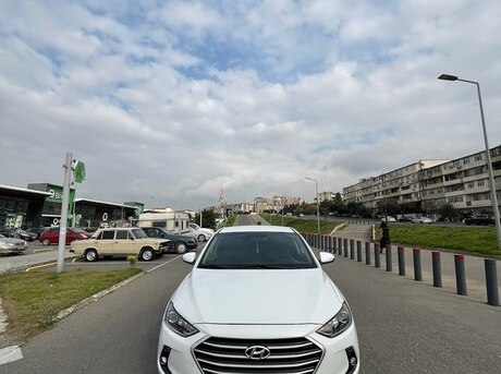 Hyundai Avante 2016