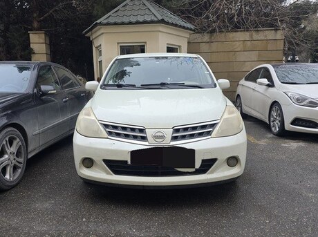 Nissan Tiida 2012
