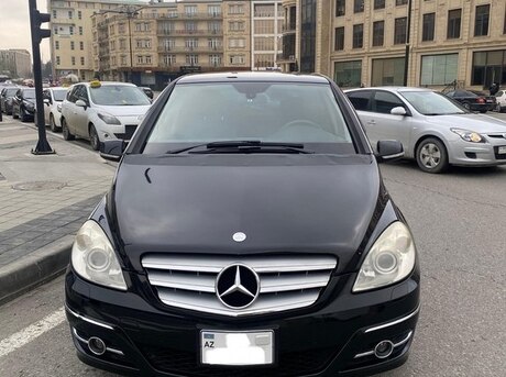 Mercedes B 180