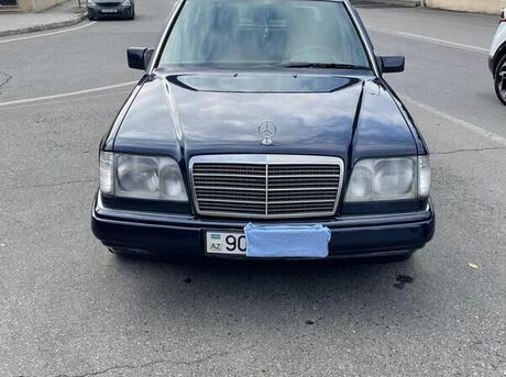 Mercedes E 220