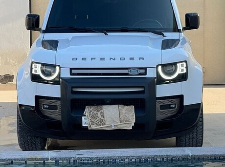 Land Rover Defender 2023