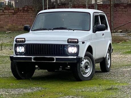 LADA (VAZ) Niva 2011