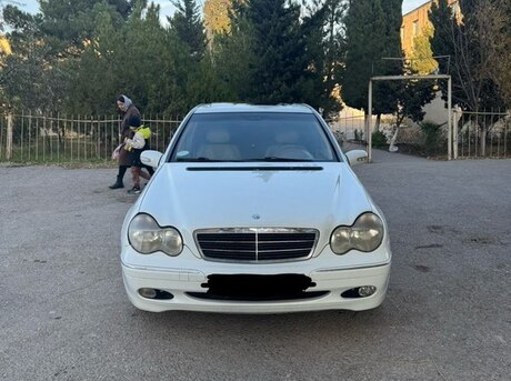 Mercedes C 200