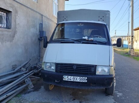 GAZ 24-10 2000