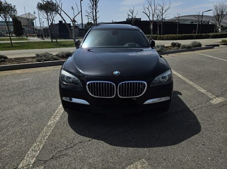BMW 750 2009