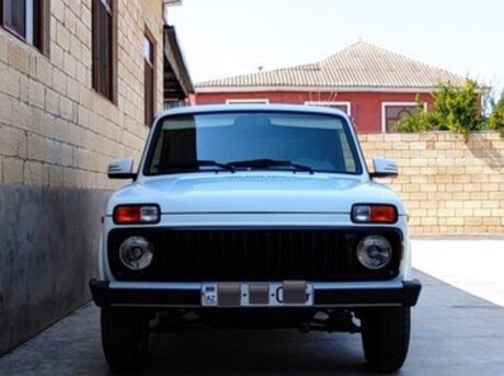 LADA (VAZ) Niva 2015