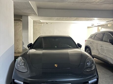 Porsche Panamera GTS 2019