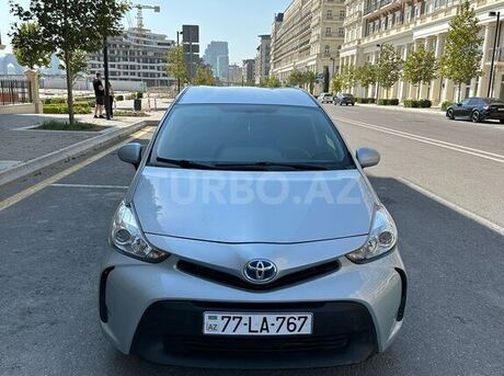 Toyota Prius V 2016