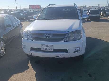 Toyota Fortuner 2005