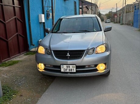 Mitsubishi Airtrek 2005