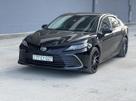 Toyota Camry 2021