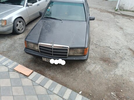 Mercedes 190 1985