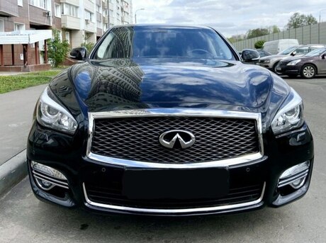 Infiniti Q70S