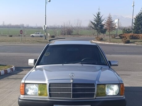 Mercedes 190 1990