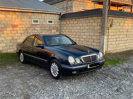 Mercedes E 320