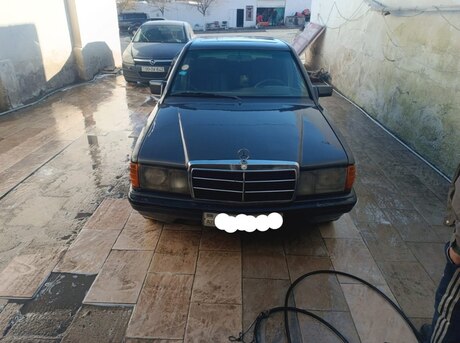 Mercedes 190 1985