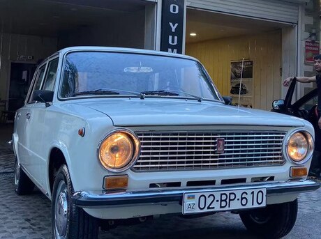 LADA (VAZ) 21011 1984
