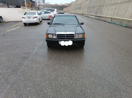 Mercedes 190 1986