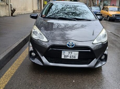 Toyota Aqua 2015