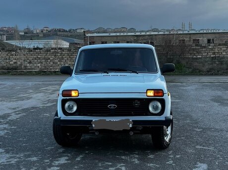 LADA (VAZ) Niva 2010