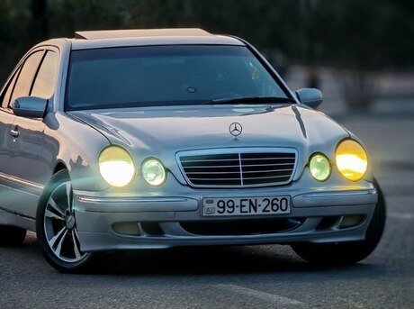 Mercedes E 320