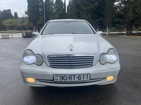 Mercedes C 240