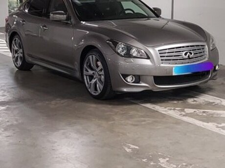 Infiniti Q70S