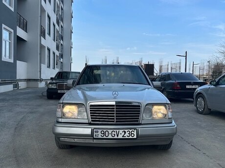Mercedes E 220