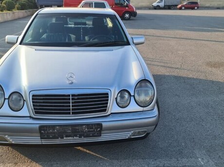 Mercedes E 240 1999
