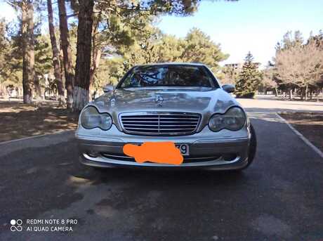 Mercedes C 240