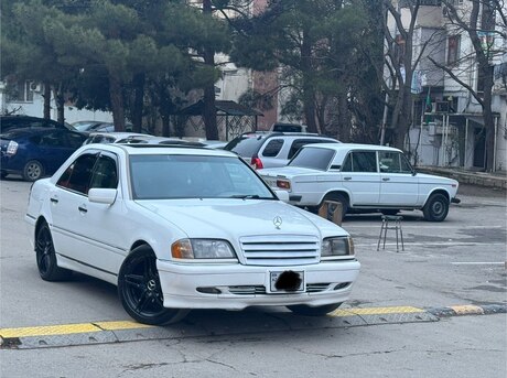 Mercedes C 240