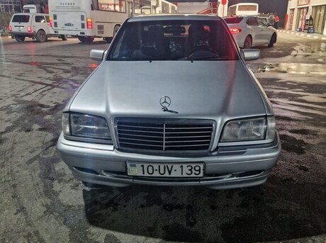 Mercedes C 180