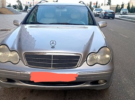 Mercedes C 200