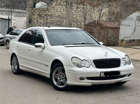 Mercedes C 200