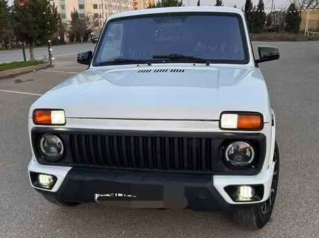 LADA (VAZ) Niva 2015