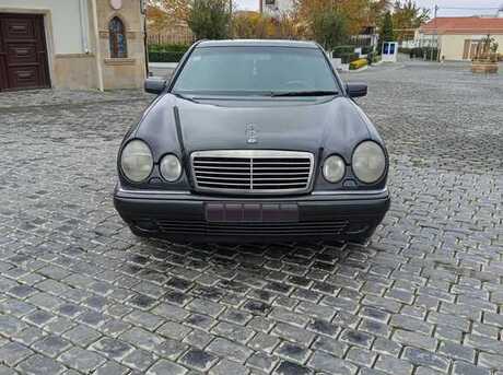 Mercedes E 290