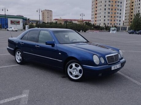 Mercedes E 200