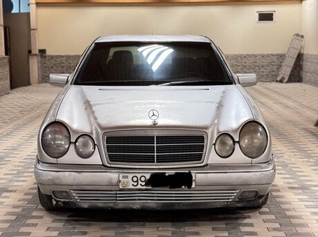 Mercedes E 230