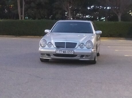 Mercedes E 240