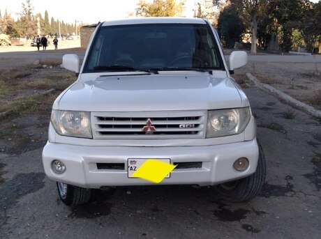 Mitsubishi Pajero io