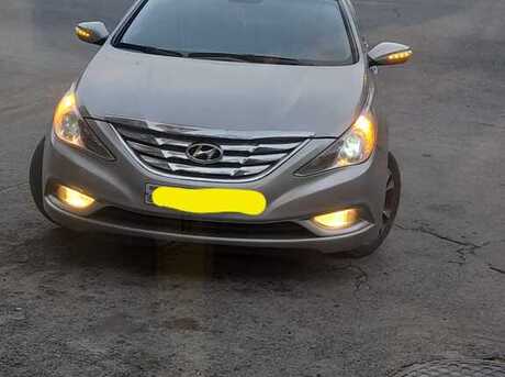 Hyundai Sonata 2010