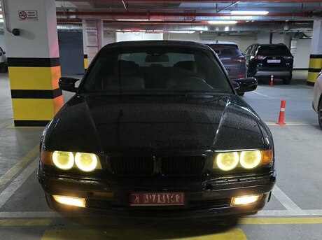 BMW 735 1999