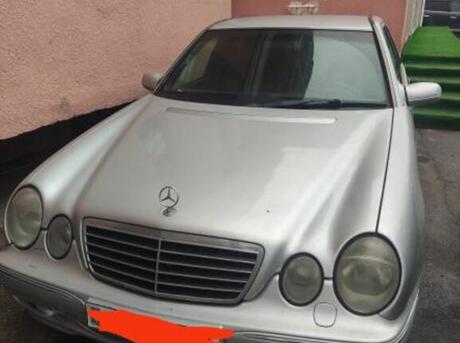 Mercedes E 220 d 2000